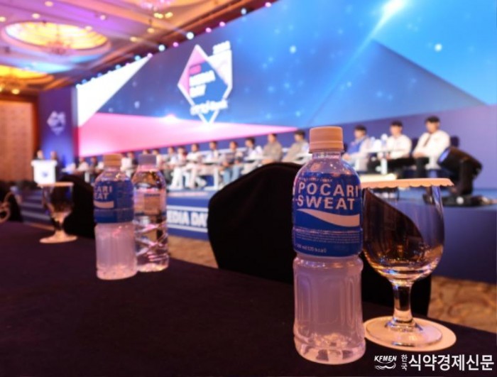 1. 동아오츠카의 포카리스웨트는 이달 23일 개막한 ‘2024 신한 SOL뱅크 KBO리그’의 공식 음료로 활동한다..JPG
