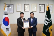 글로벌 저탄소 식생활·김치 홍보대사에 英 런던 김동성 의원, 배찬효 총감독 위촉